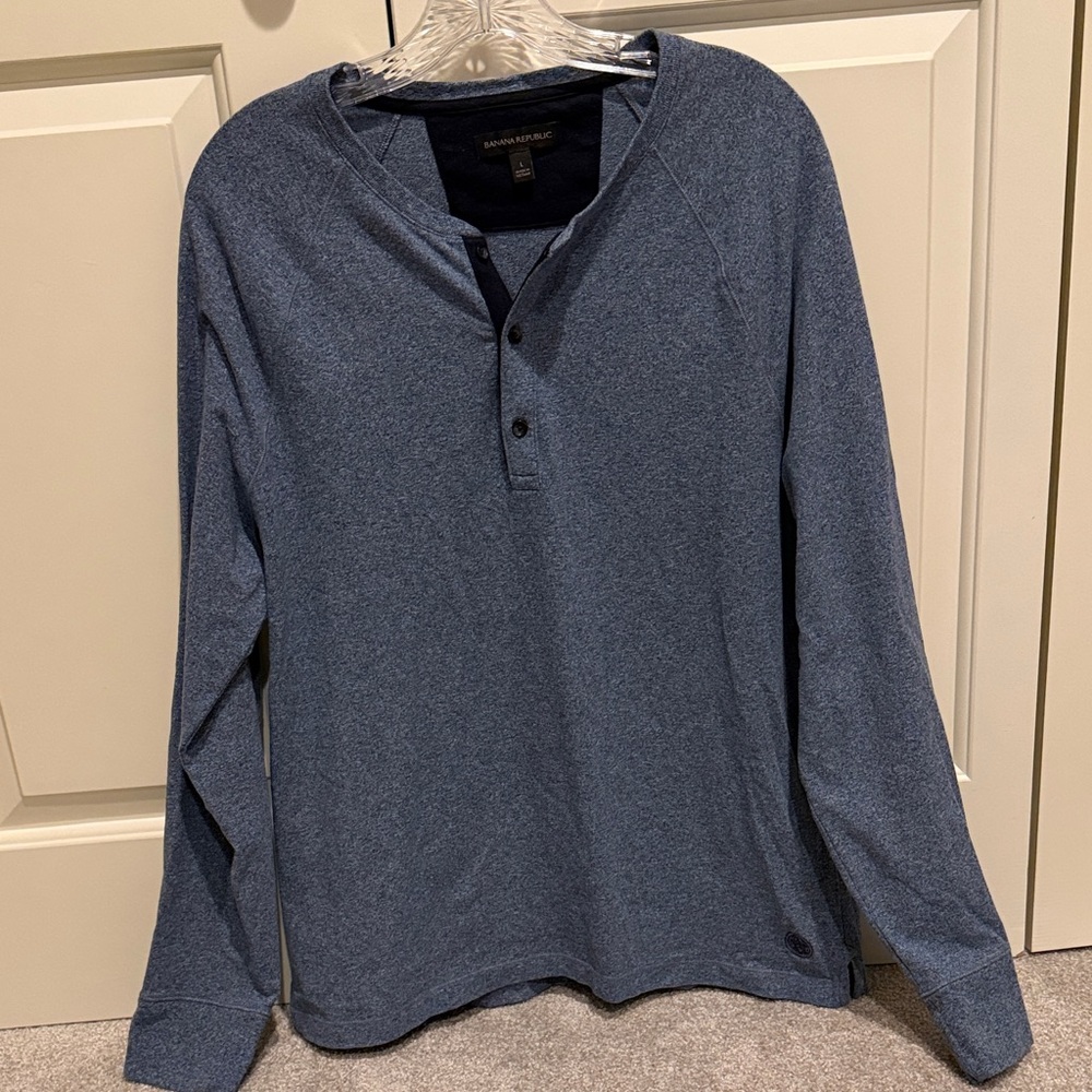 Banana Republic Long Sleeve Henley